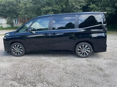 Toyota  Voxy