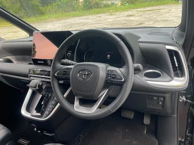 Toyota  Voxy