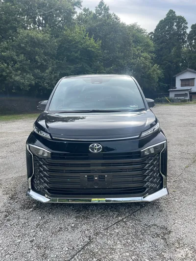 Toyota  Voxy