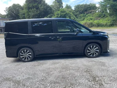 Toyota  Voxy