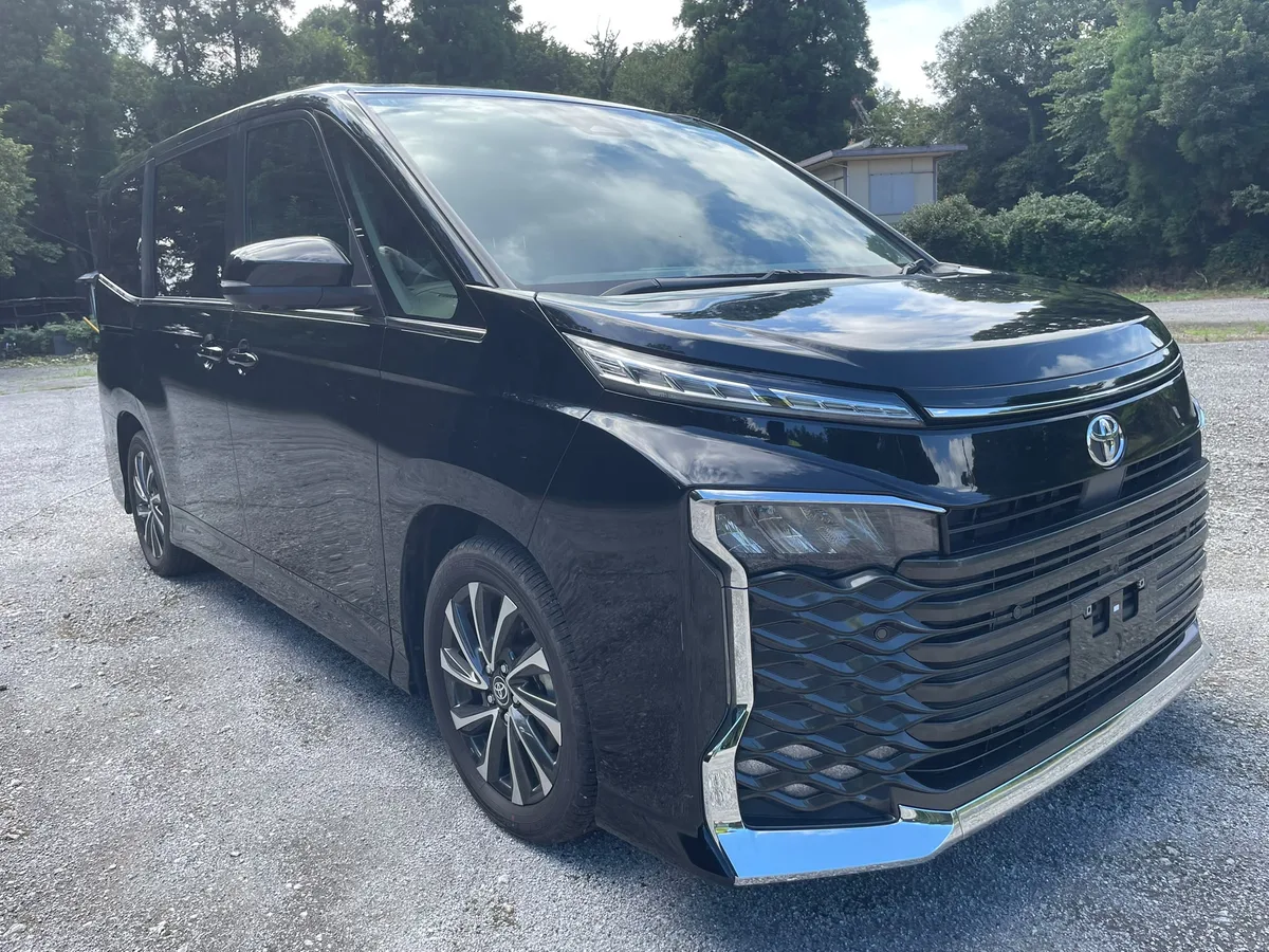 Toyota  Voxy